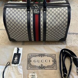 Gucci Savoy, GG Supreme large duffel bag made in Italy NWT